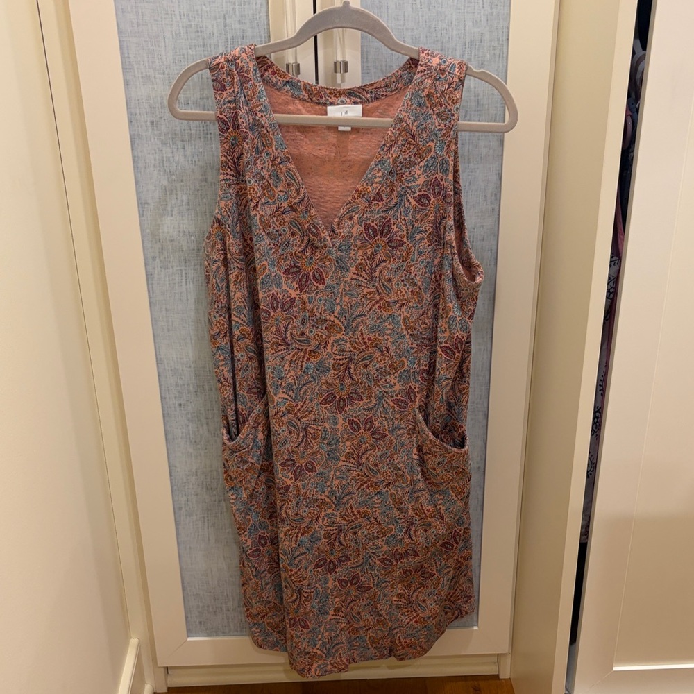 J. Jill Sleeveless V-Neck Paisley Shift Dress in pale peachy pink